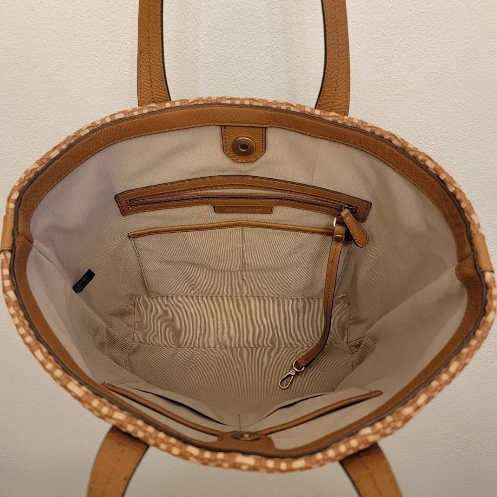 EUC- Michael Kors Junie Woven Tote